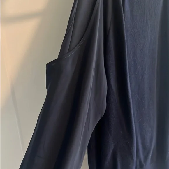 LOFT Women's navy blue cold shoulder Top - Picture 6 of 10